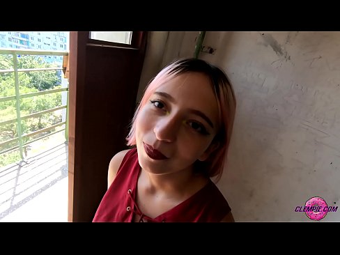 ❤️ Донишҷӯи шаҳвонӣ як бегонаро дар берун мекашад - конча дар рӯи ӯ Секс дар порно tg.dreamypassionatespotlight.ru ❌